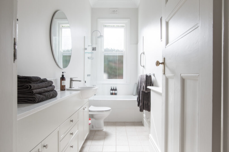 bathroom-2025-02-21-02-05-24-utc